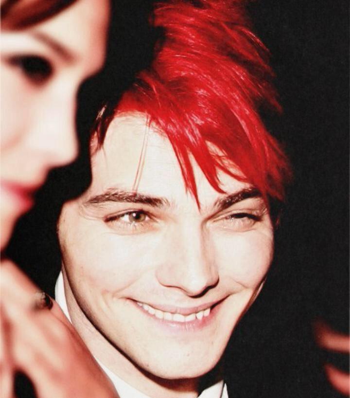 Happy Birthday Gerard Way 