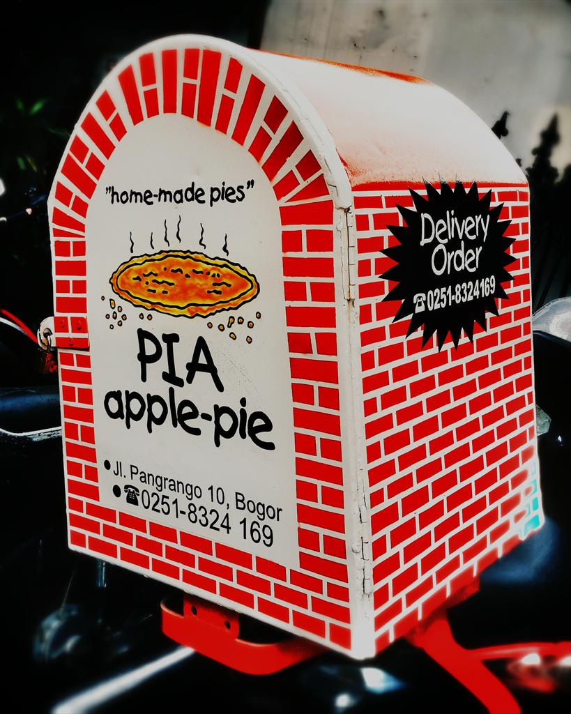 PIA_applepie's tweet photo. Delivery service is on the way, anywhere....anytime to your door! Just make a call and we'll be there.... http://t.co/TktNxWP8iG