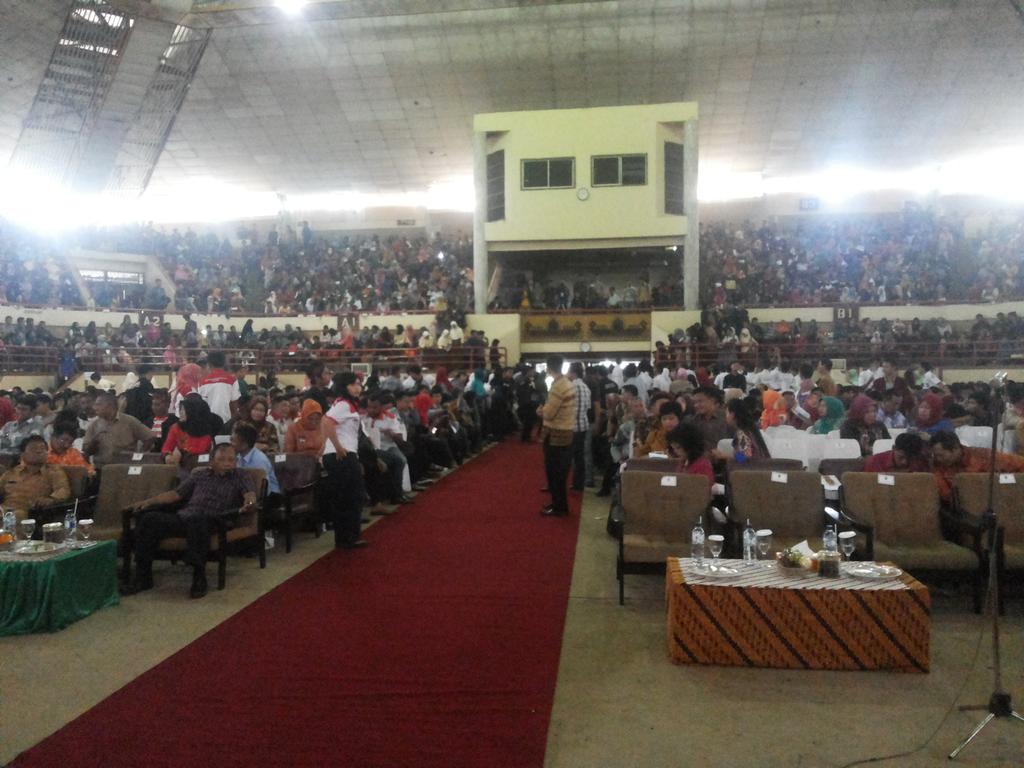 bandarlampung's tweet photo. Inilah suasana #NLDPUnila di GSG Universitas Lampung. @BEM_Unila @NLDP_Unila http://t.co/DYVrsHhLp4