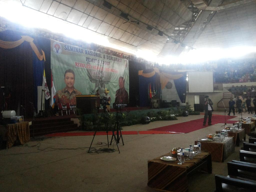 bandarlampung's tweet photo. Inilah suasana #NLDPUnila di GSG Universitas Lampung. @BEM_Unila @NLDP_Unila http://t.co/DYVrsHhLp4