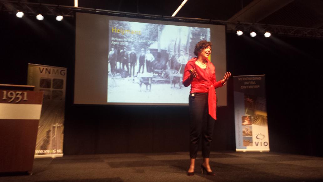 vnmg1's tweet photo. Heleen Herbert - CCO Heijmans op het podium als industrie spreker bij themadag http://t.co/yCN6eAboKJ