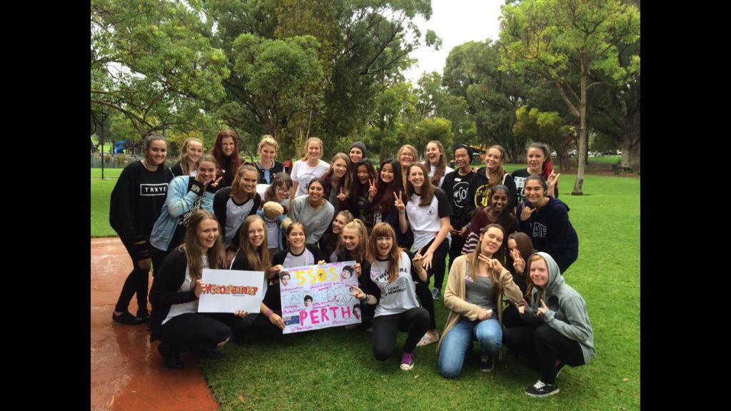 klementyde's tweet photo. @FiveSOSUpdates 5SOSFAM PERTH HAD AN AMAZING MEETUP ππ #5sosperthrep #5SOSMeetUp #5sosfamperth #5SOSFamMeetUp http://t.co/FyXdVIeZYM