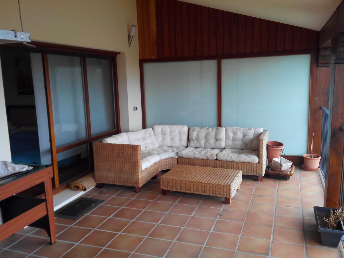 Dato_40_Inmob's tweet photo. Casa adosada en Ilarraza, a 17 km de Vitoria. De 147 m² más jardín privado.
Con bonitas vistas. http://t.co/Tvw90dMJZr