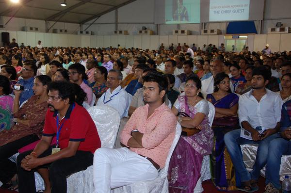IIM_Calcutta's tweet photo. #IIMCConvocation2015 was a heart-warming occasion! Here’s a glimpse of how the wonderful evening unfolded! http://t.co/GovoB0wkic