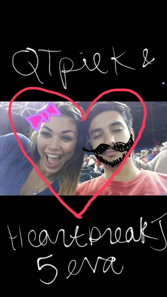 kristaa_j's tweet photo. @JoseCMedina 5th date n such http://t.co/Px7k7ofJDV