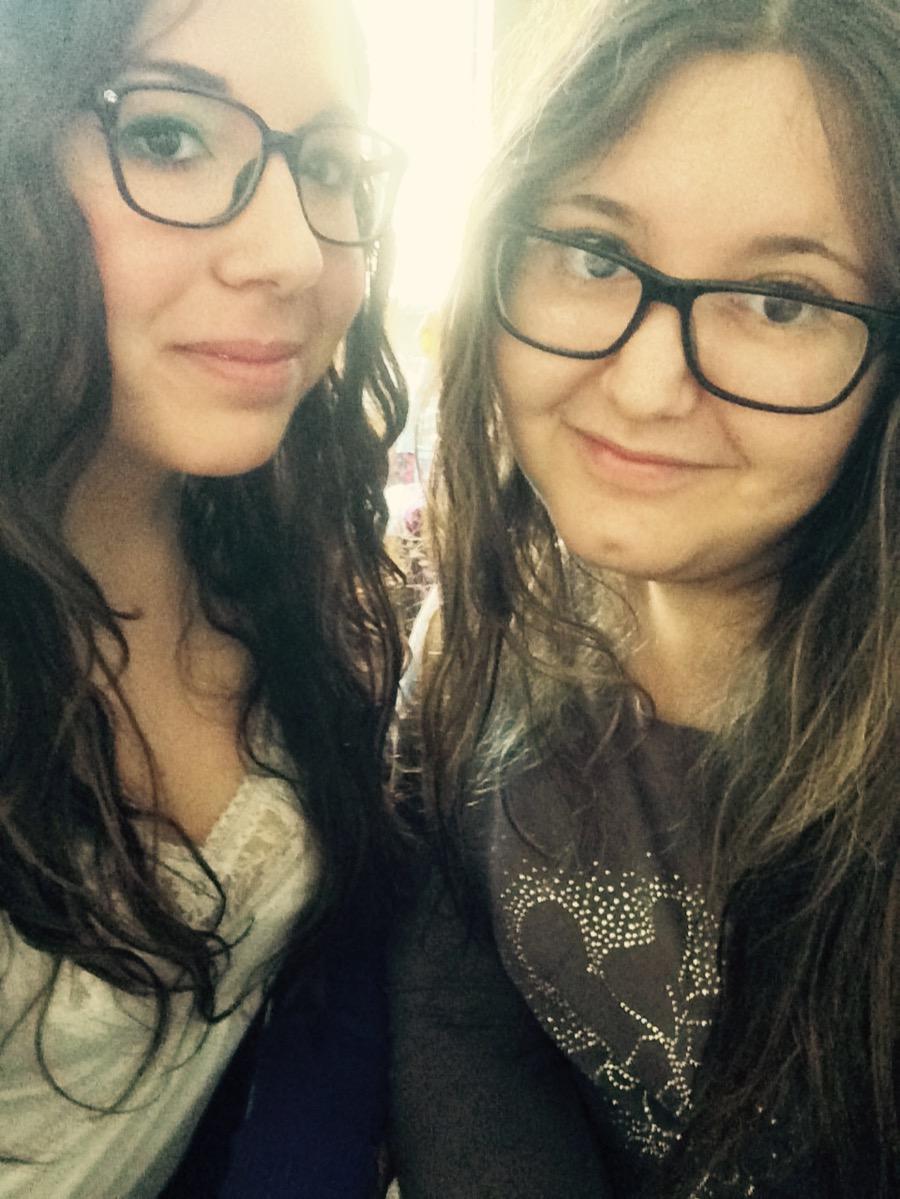 ElenaVella_JB's tweet photo. @ClaireChariot #school #wewanttosleep http://t.co/G4Pa6kTusZ