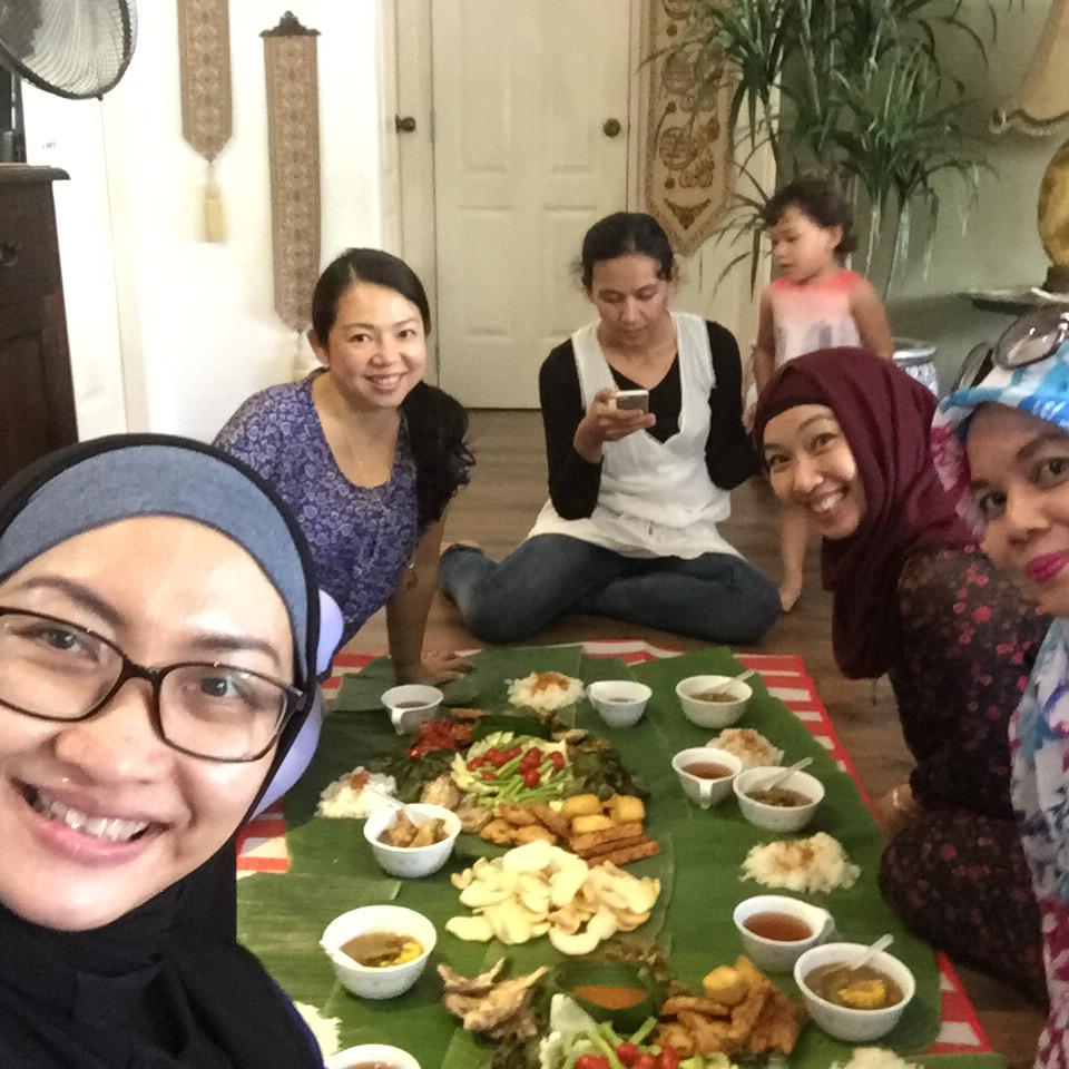 Indahk10's tweet photo. Maksi ala ala parahiyangan Sundanese style ..... Homemade loohhhh http://t.co/nhR5LHsgeI