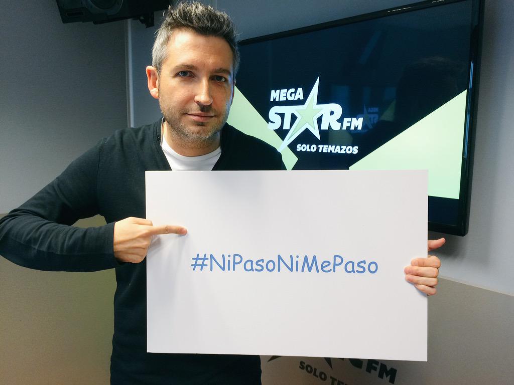 Frank_Blanco's tweet photo. Buenos días! Contra el bullying defiéndete hablando, contándolo. Y entre todos lo arrinconaremos.
#NiPasoNiMePaso http://t.co/QypqDrOuaY