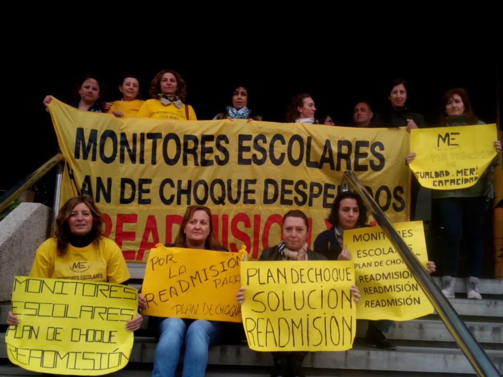 prmancera's tweet photo. @anarosaq xk no recibe al colectivo @MEscolarChoque ?? despedidos ilegalmente para colocar personal empresas privada http://t.co/Nh7i0ZOdOM