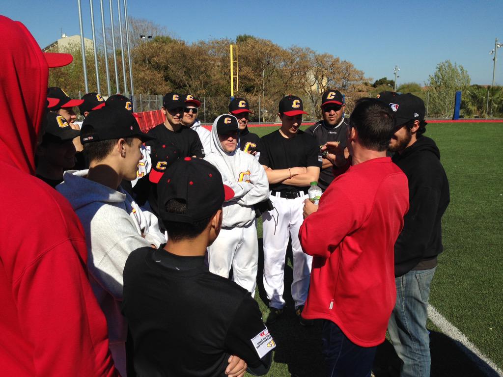 peperh8's tweet photo. Stretching MLB @RFEBS @FCBeisbolSofbol #SpringMLBEurope @beisbolsantboi http://t.co/hbbBVNGyu3