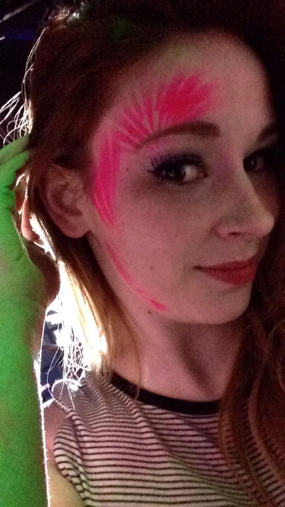 katroran's tweet image. Do you ever just go to the bar because body paint? Because same #keepitdowntown