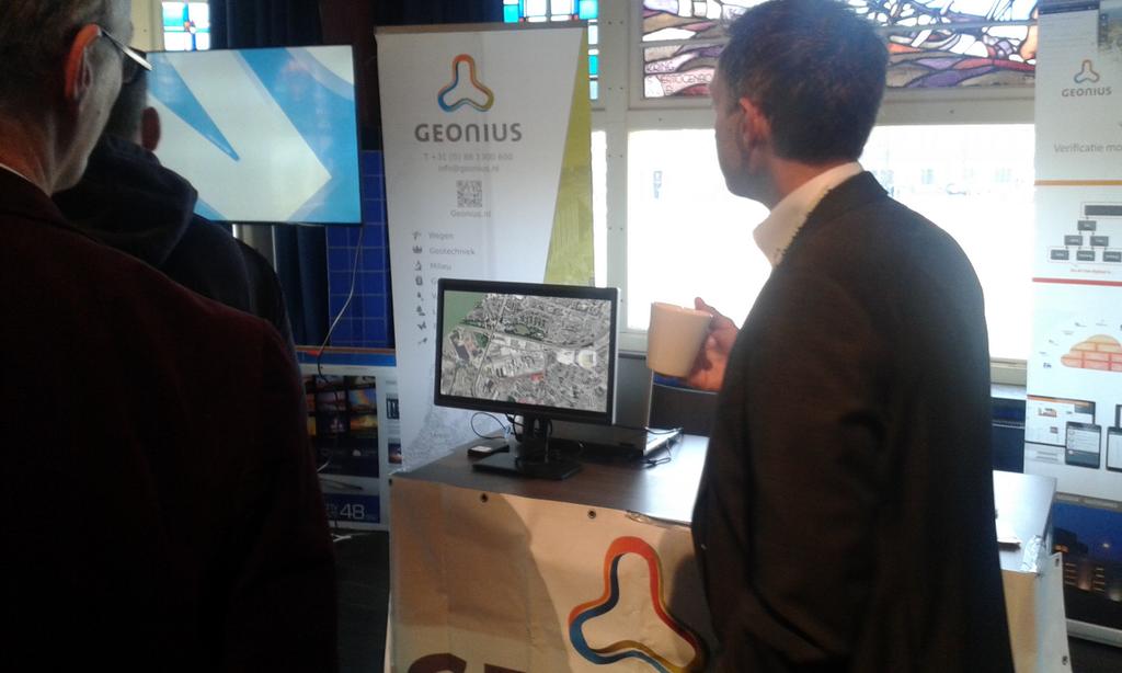 GeoniusEU's tweet photo. Geonius op themadag VIO en @vnmg1 over wegen en innovatie http://t.co/xSfuNFevuj