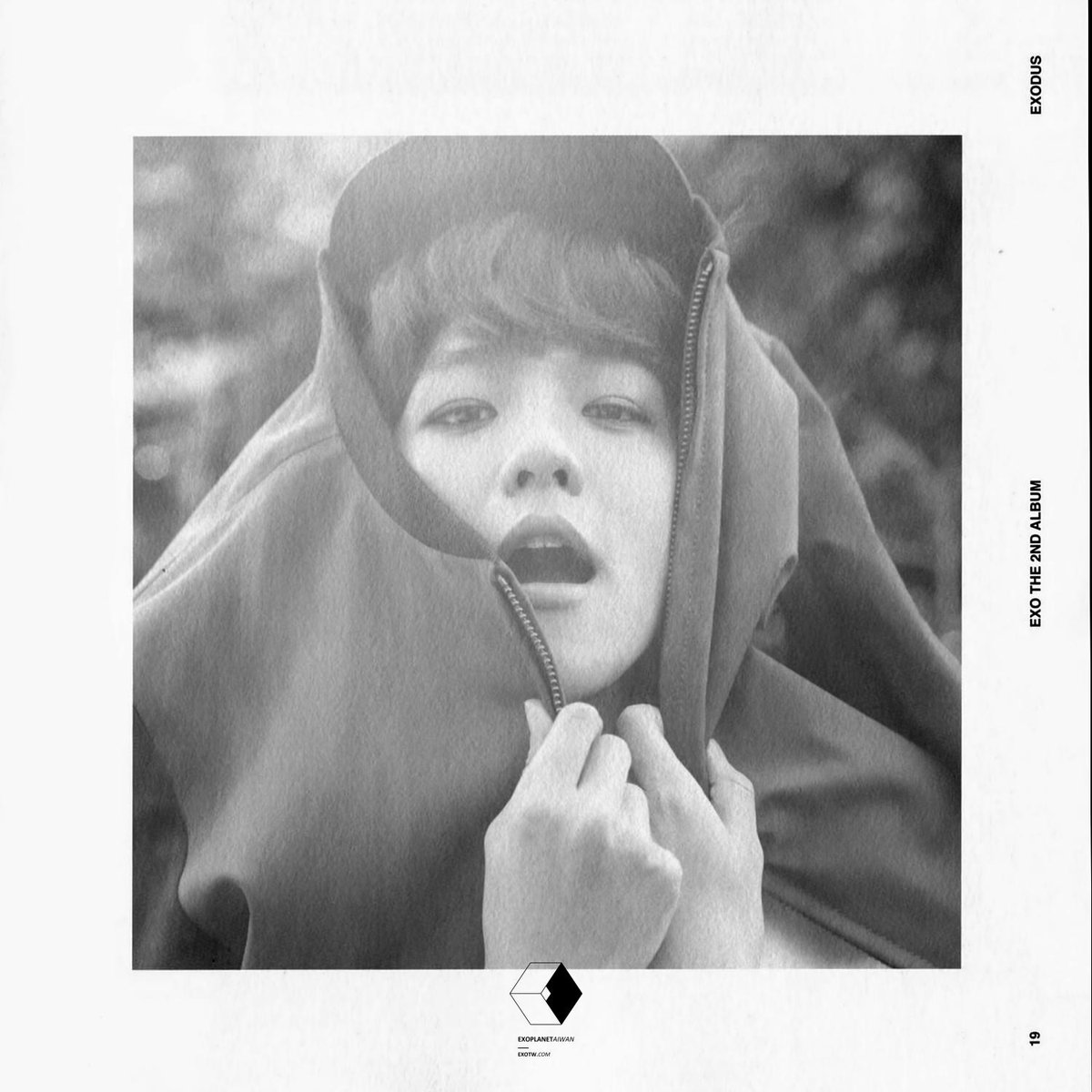 EXOPtw's tweet photo. 【EXOPLANETaiwan】 EXODUS Ablum Scan - BAEKHYUN #baekhyun #EXODUS #EXO HD >> http://t.co/XyLWaPbPrI http://t.co/emvVk7TPdk