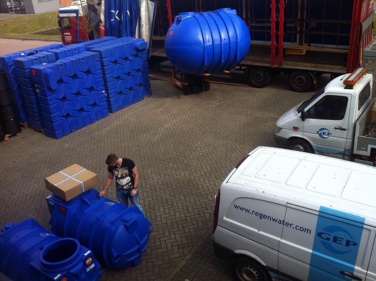 GEPrainwater's tweet photo. It's a nice day today! We just received a large delivery of new #rainwater tanks. http://t.co/HzauBiibQW