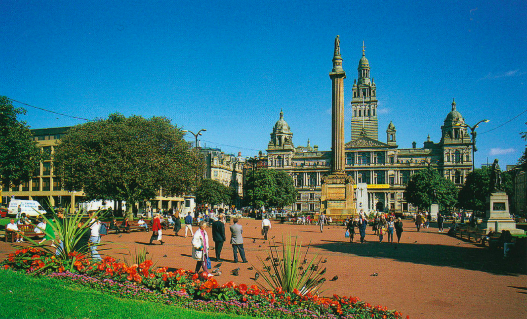 RestoreGeorgeSq's tweet photo. Hey @glasgowcc – can you stop filling George Square with diesel generators &amp; portaloos &amp; make it #publicspace again? http://t.co/DbB8HT4Yqv