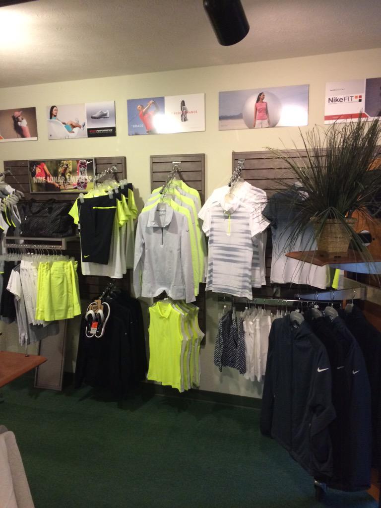SmockGolfCourse's tweet image. Go Shopping for gear.  Stop in and check out latest from Nike, Ping, Titleist, and Adidas #lookgoodplaygood