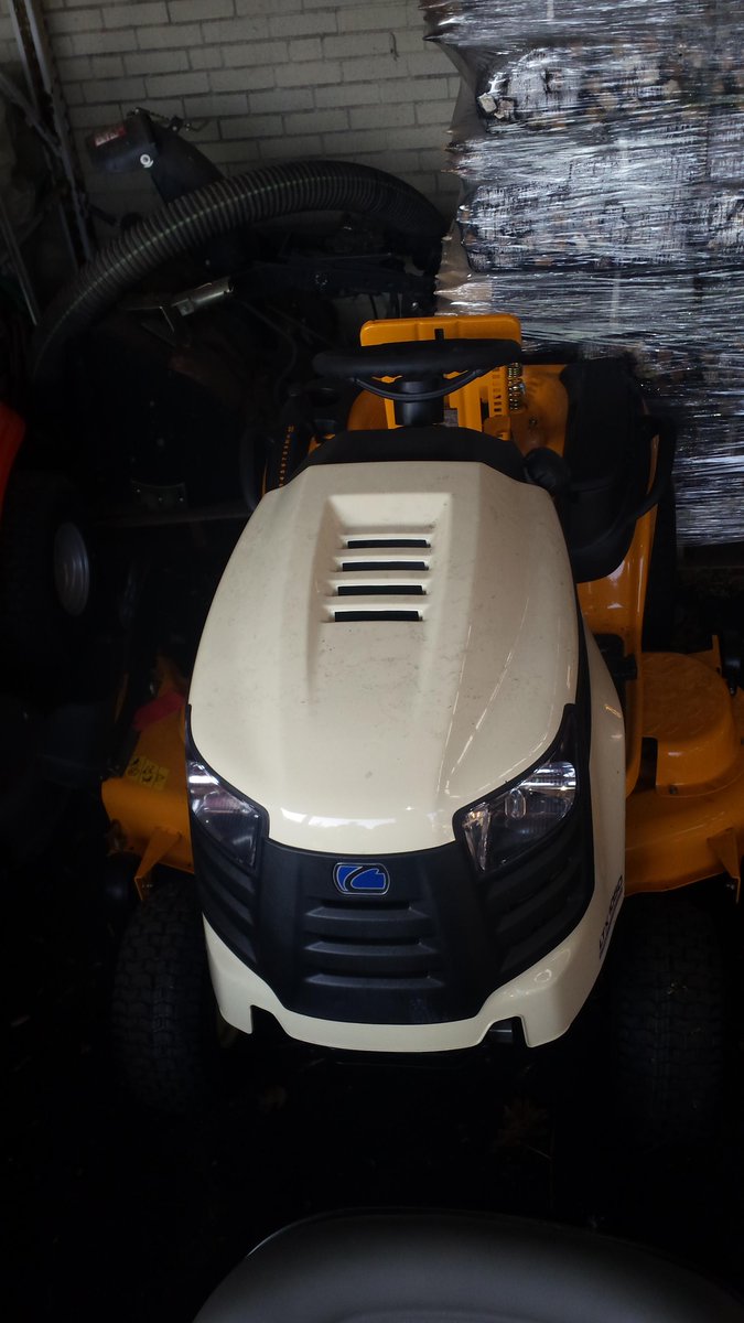 Rope_inc's tweet photo. Spring Sale: 2014 Cub Cadet marked down! #cubcadet http://t.co/bzxVkXbrGQ
