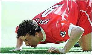 Happy 40th Birthday Robbie Fowler, we couldn\t forget this one. 