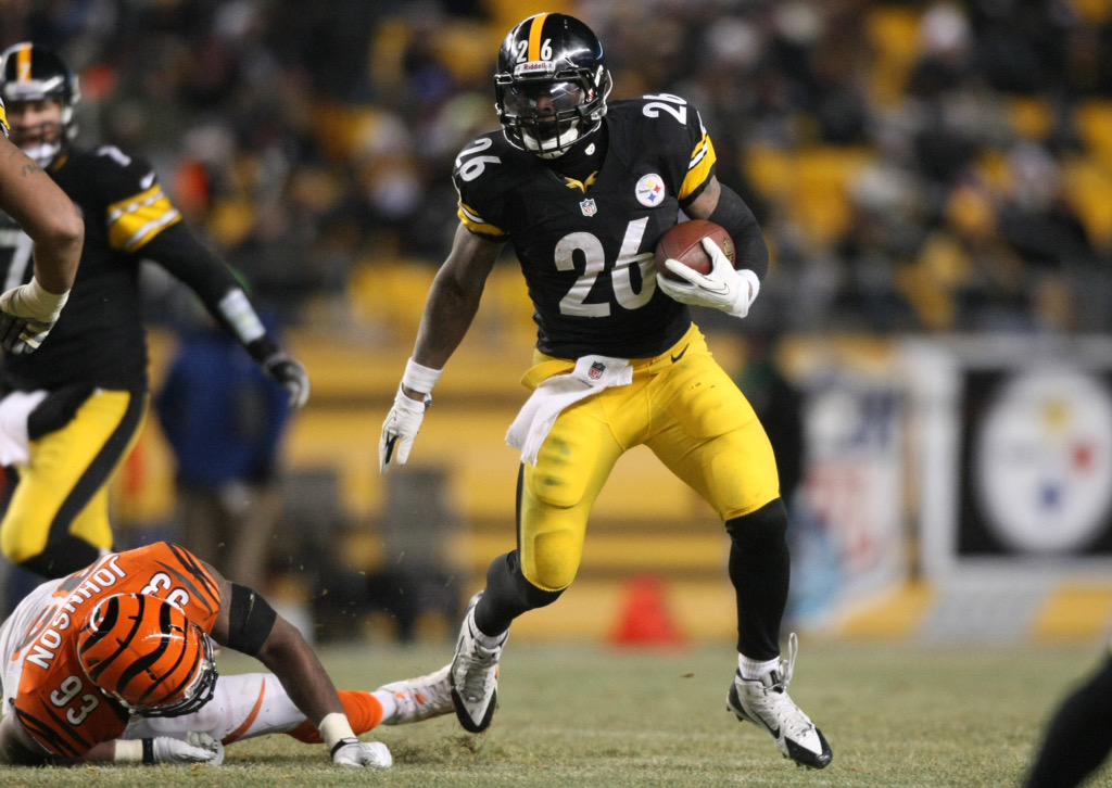 NFLBrackets1's tweet photo. RT for LeVeon Bell
Fav for Justin Forsett http://t.co/0J7lUgP5du