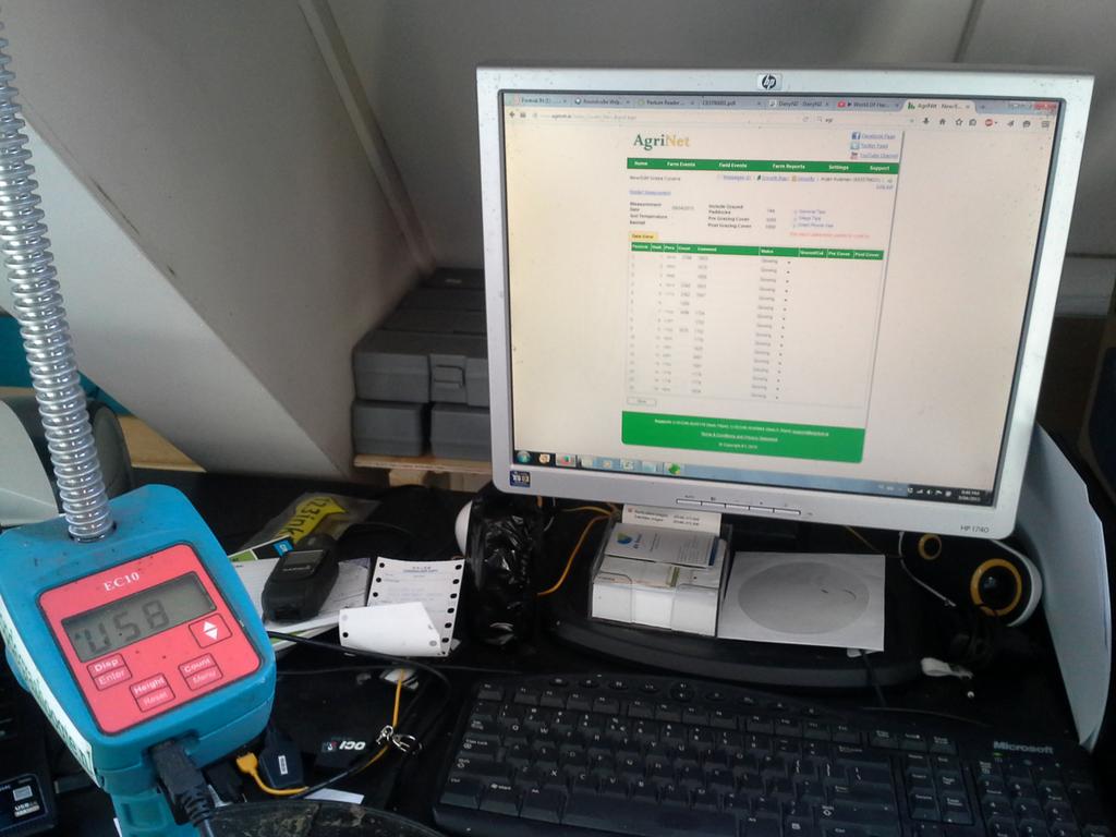 ArjanHulsman's tweet image. @agrinetonline awesome!! Link between #jenquip EC10 works perfect!! #farmwalk #platemeter #grashoogtemeter