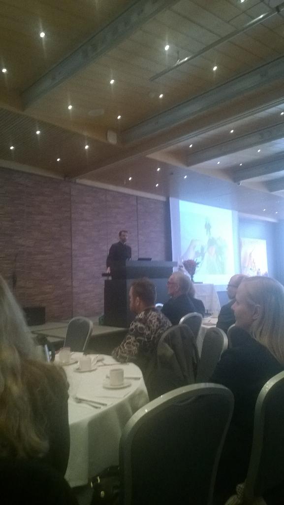 NordMar_'s tweet image. Hilmar Gunnarsson explains creation of app for creativity utilizing 3D printing #Nýsköpunarþing @RannisIceland #Modio