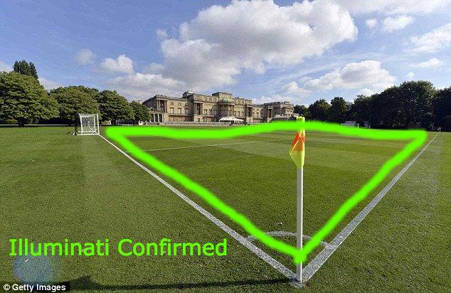 DylansDadHumour's tweet photo. How did the football pitch turn into a triangle? "Someone took a corner" #dadjokes @storedadyphresh @elizapaigeavery http://t.co/7CIkqicf8L