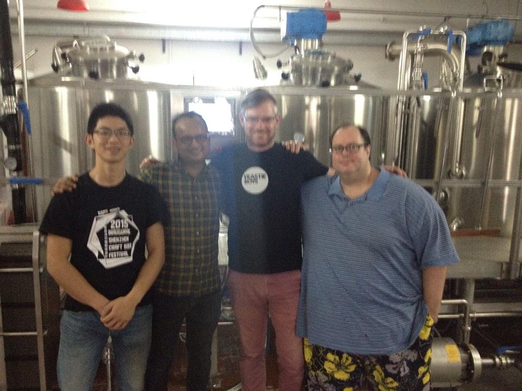 redwillowhk's tweet photo. Meeting of the minds @YoungMasterAles @yeastieboys what a great facility http://t.co/s8iF1I8naJ