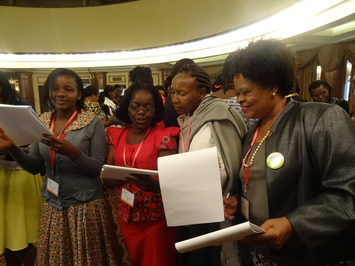 AWARDFellowship's tweet image. Day 2- Morning recap Session. #2015RegionalForum #sharingprogress #reportingimpact