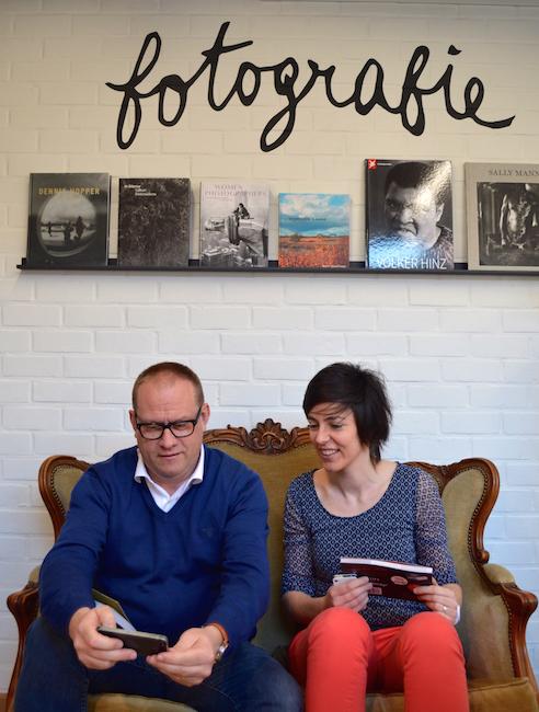BartMeese's tweet photo. .@slk8500 en @nadjaDS zijn in vorm tijdens de opnames van #dagelijksepost met sociale media tips! #Creacontent http://t.co/f33Aj63LnN