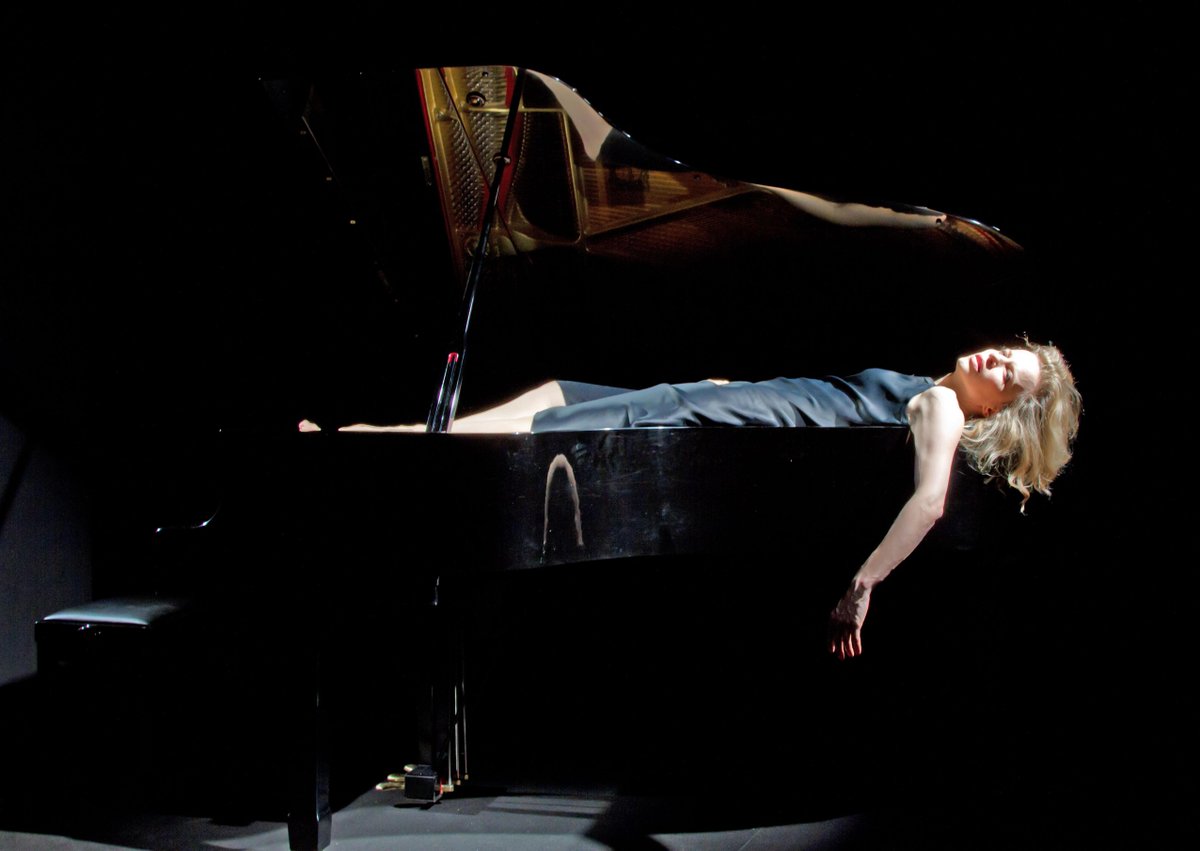 Vi aspettiamo da stasera a domenica con Sonia Bergamasco e "#Karenina, prove aperte di infelicità" #sapevatelo