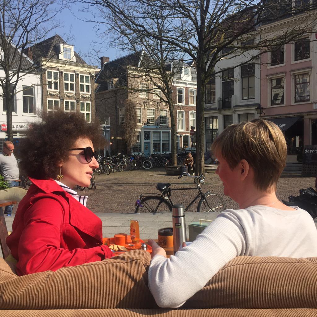 fluitendwerken's tweet photo. Vandaag is ook de stad de context voor productontwikkeling en verder gesprek. #coachyourself #citywalk http://t.co/sXzsL4D1Om