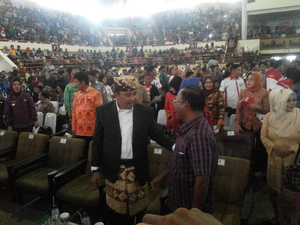 bandarlampung's tweet photo. Terima kasih Bapak Menteri Pemuda &amp; Olahraga Bpk @imam_nahrawi yang telah hadir di Lampung. #NLDPUnila @BEM_Unila http://t.co/F0wc8AbXI1