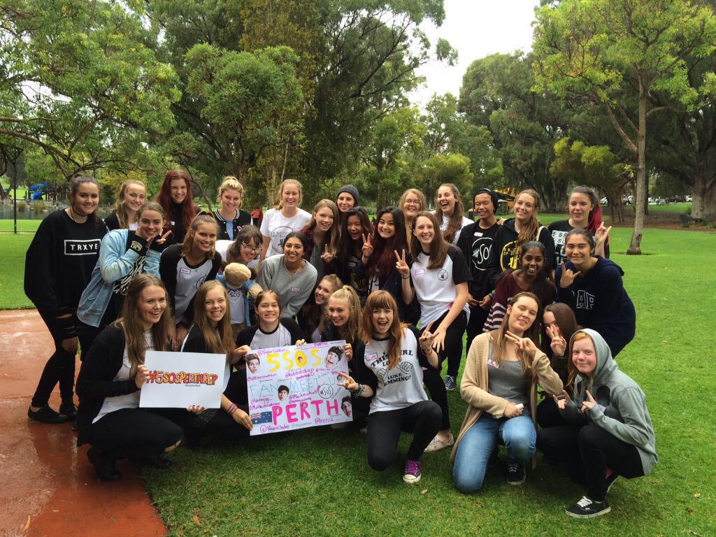 luucesk's tweet photo. Perth had a meet up today even though it was raining! #5SOSFamMeetUp #5SOSPerthRep @5SOSUpdateWW_ @5SOSFAMPerth http://t.co/VYZxMhICs0