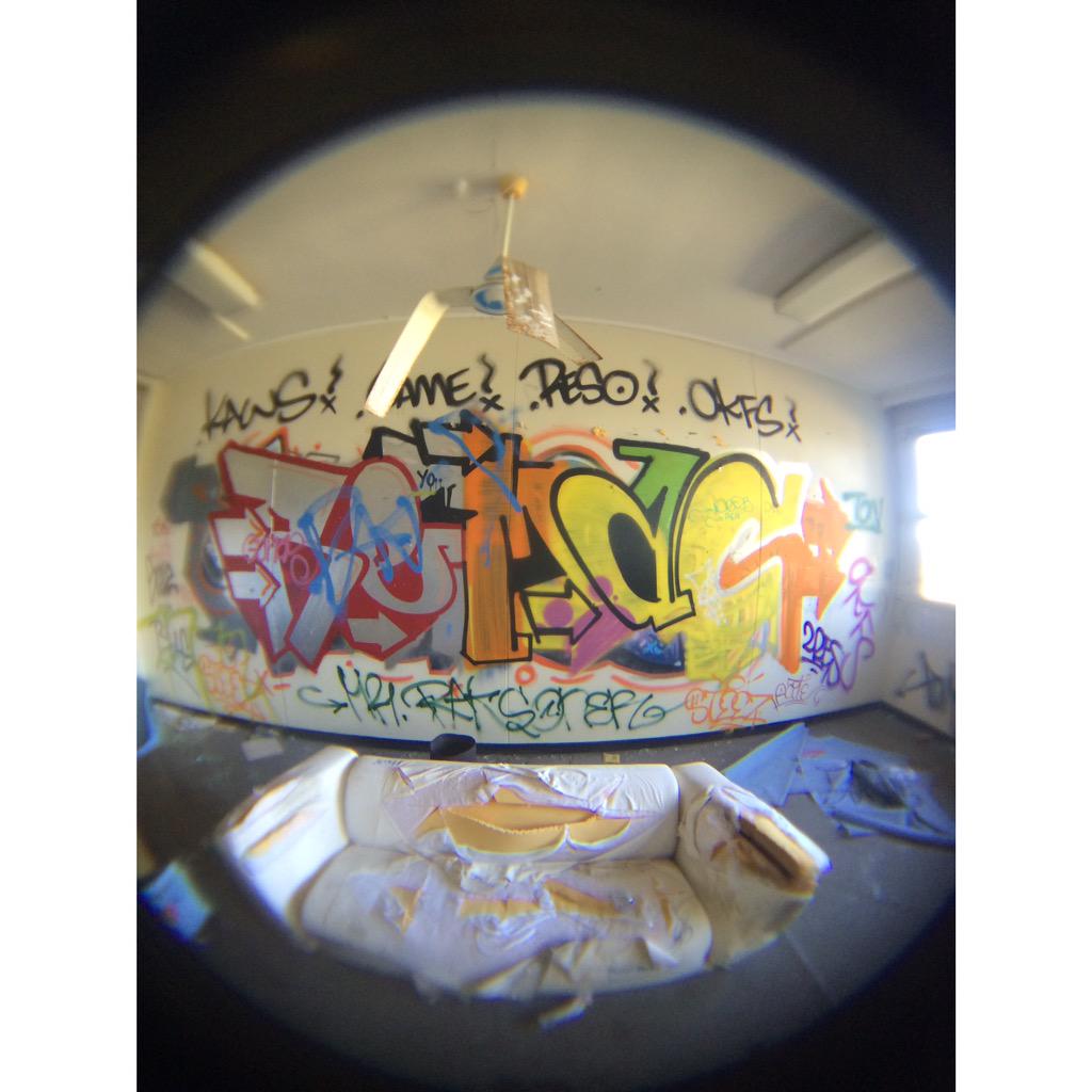 healthyrmatter's tweet image. Best day in a long time #urbex #accidentallgburntitdown #nothingreallymattress 🚬💁🔮