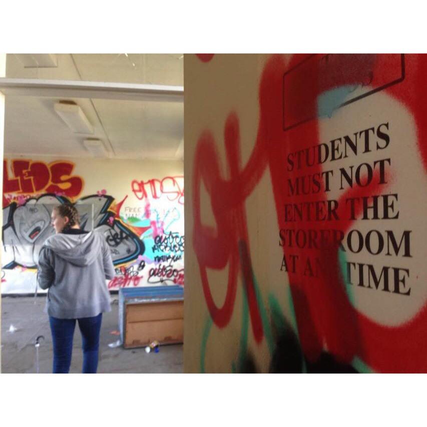 healthyrmatter's tweet image. Best day in a long time #urbex #accidentallgburntitdown #nothingreallymattress 🚬💁🔮