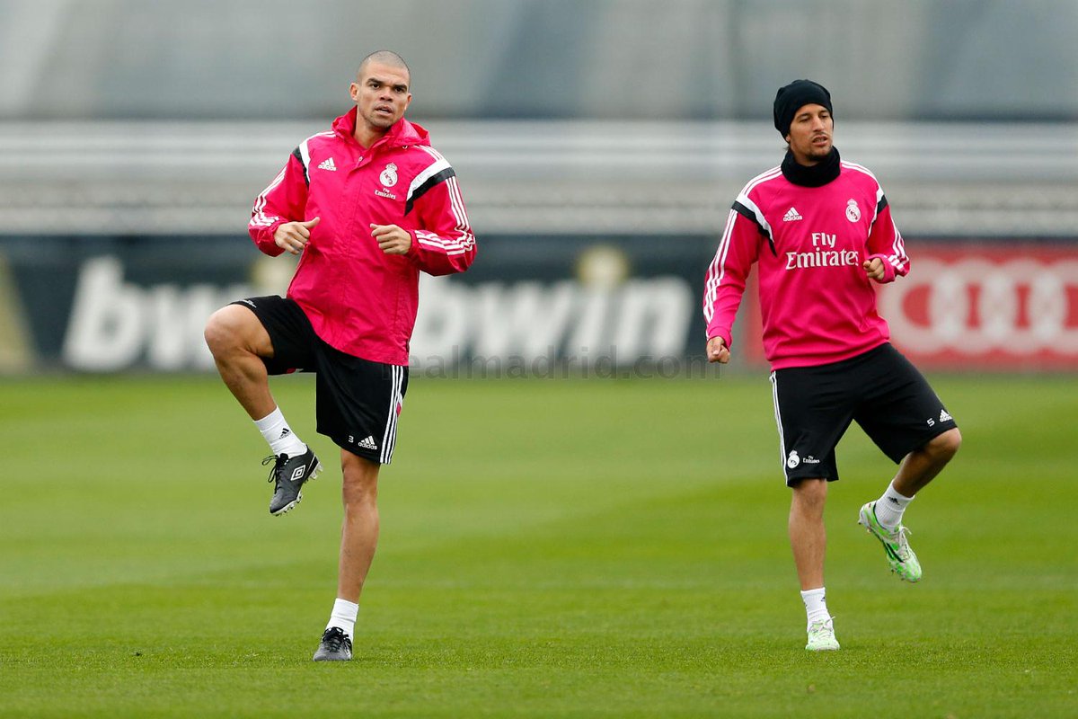 realmadrid's tweet photo. .@officialpepe regresa a ejercitarse junto al grupo a dos días del partido contra el Éibar. #RealMadrid #HalaMadrid http://t.co/lja65oiWnK