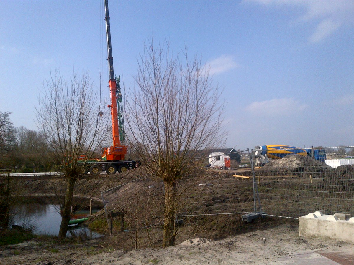 JanSytsma's tweet photo. Veel animo voor bouwen in @tdiel! Kom op 11 apri lvanaf 10.00 uur langs bij @Woonoffensief in het gemeentehuis. http://t.co/Fbdo9DCkeB