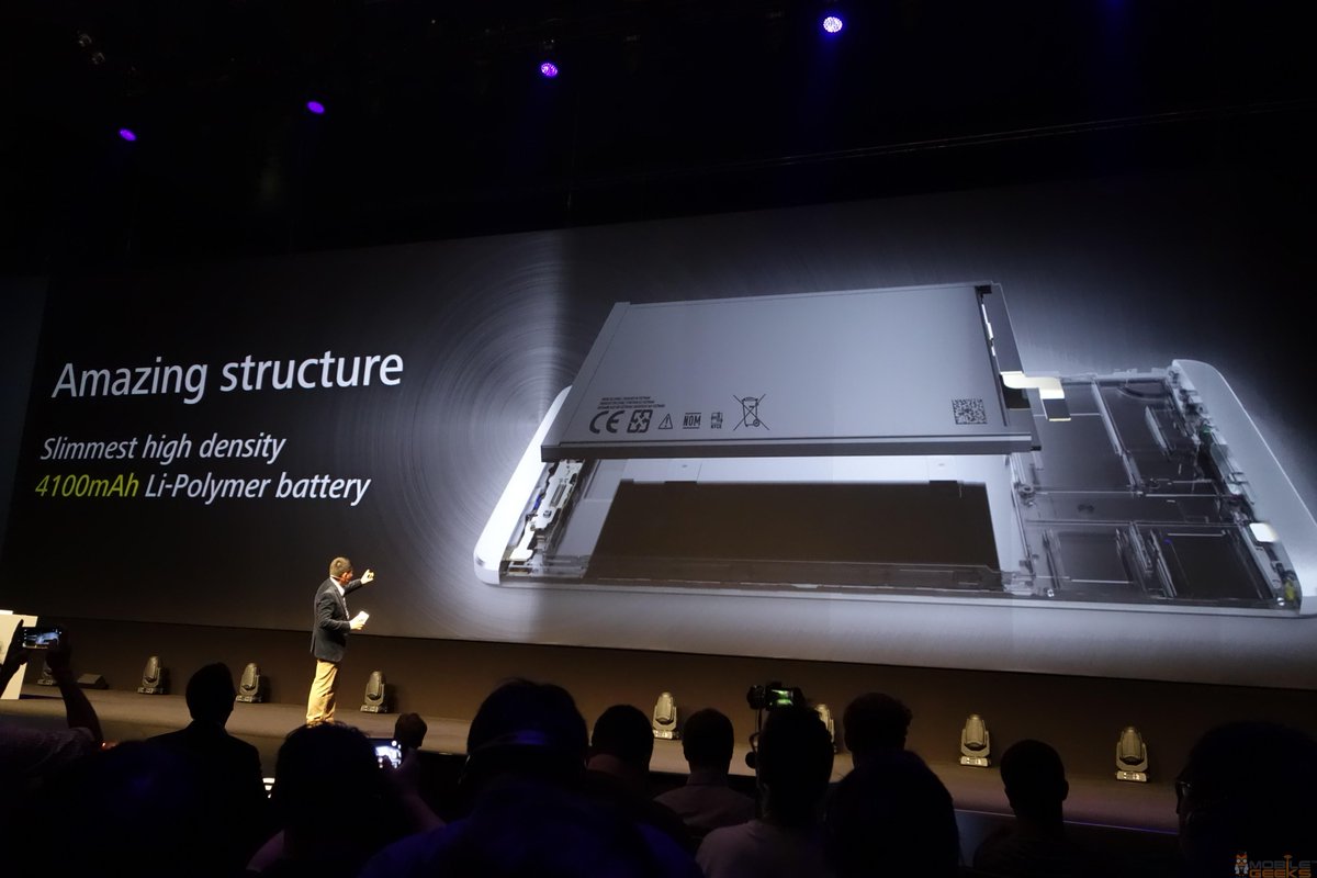 BongzThaMr_K's tweet image. Surely this battery will last you like 2 weeks #TechBusters A HUGE 4100 mAh Li-Polymer Battery