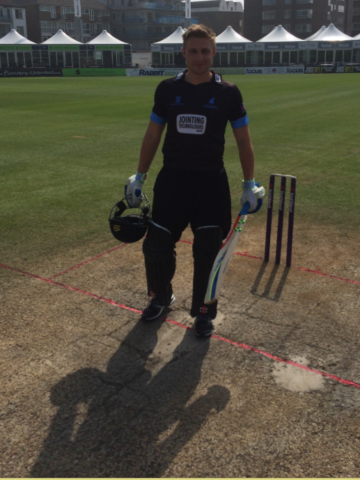 JointingTech's tweet photo. England cricketer Luke Wright @SussexCCC in the new #JointingTech sponsored kit. Looks great! http://t.co/LkTxKBYvLE