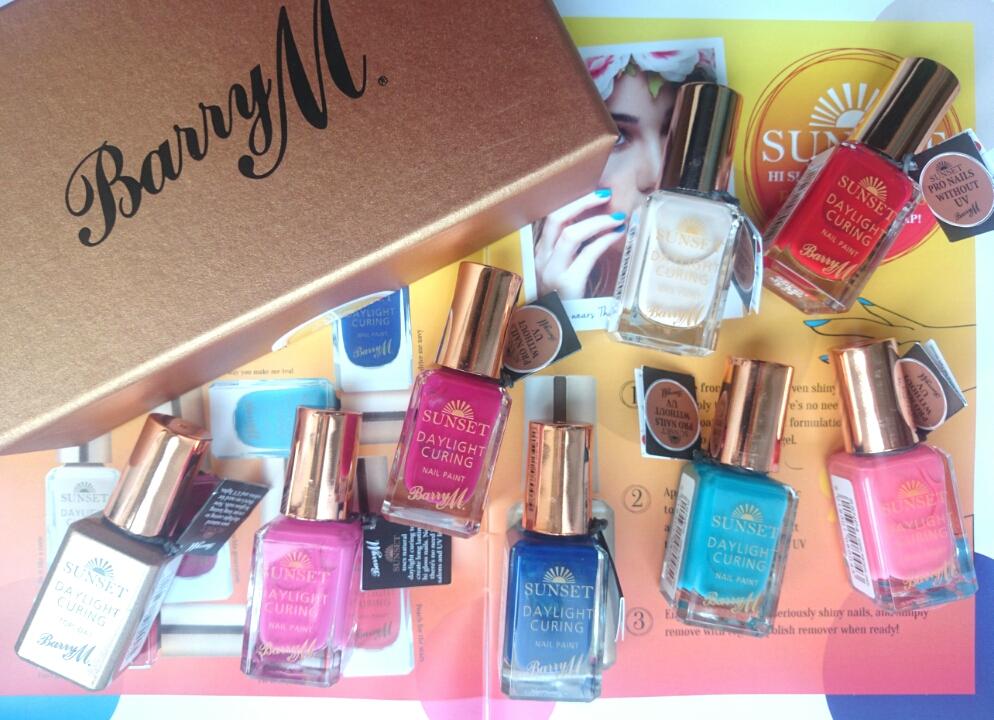 dahlia_nails's tweet photo. THE best way to brighten up a Thursday! @BarryMCosmetics #BarryMSunset http://t.co/DhjMN7J3vI