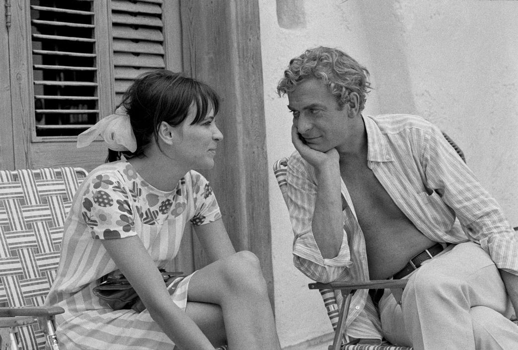 mgdars's tweet photo. #MallorcaFilms 'The Magus' (1967). Anna Karina y Michael Caine fotografiados por Raymond Depardon para Magnum. http://t.co/S2EIPl7Pqm