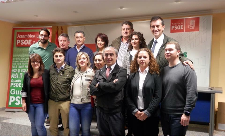 Os presentamos nuestra candidatura a la Alcaldía de Guadix con los compañeros ! <a href="/BeaPHidalgo/">Beatriz Postigo</a> y <a href="/ramonmcasas/">Ramón MC #ForzaDépor</a> 
#Guadix