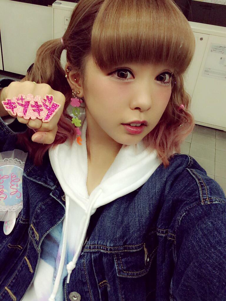 自己紹介＊ ♡ばかえぴょん ♡1997年4月11日生まれ 17歳（もうすぐ18歳