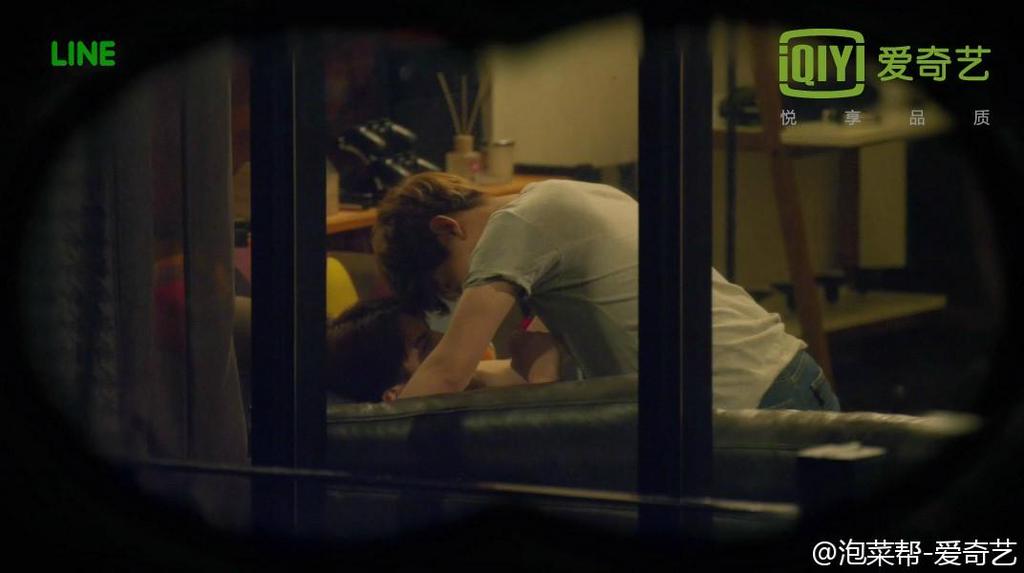 Layearling's tweet photo. Baek and sehun??? Fanfiction goes real. http://t.co/vaPd6OvXtl
