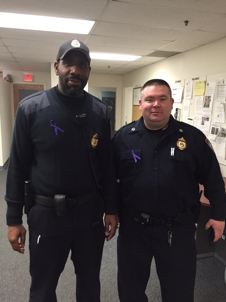 rccampuspolice's tweet photo. Officers wearing purple ribbons today for @RegisCollege_MA #SAVEweek. #domesticviolenceawareness #WearPurple #SAAM http://t.co/sSC6C68UhG
