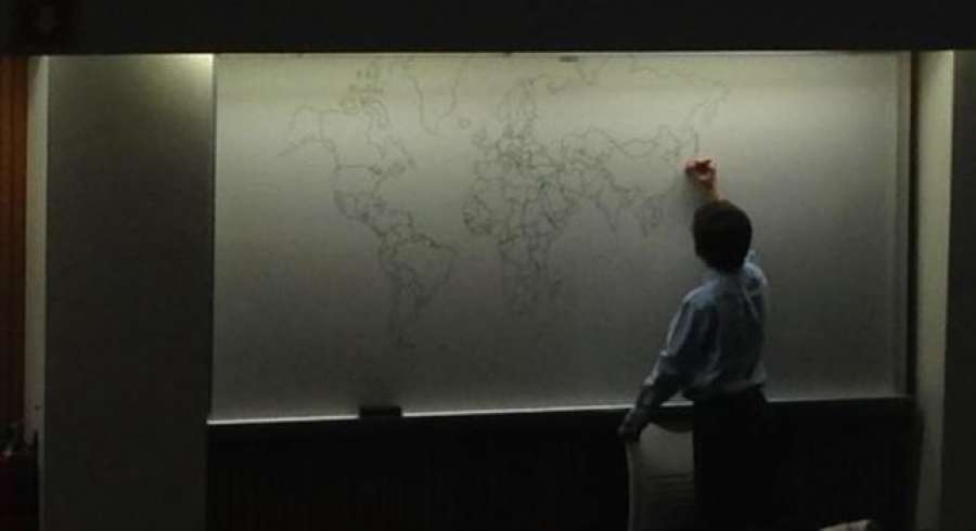 antena3com's tweet photo. Un niño de 11 años con autismo sorprende dibujando un mapa del mundo detallado de memoria
http://t.co/NfQyy4H2AL http://t.co/3lQc1R1svu