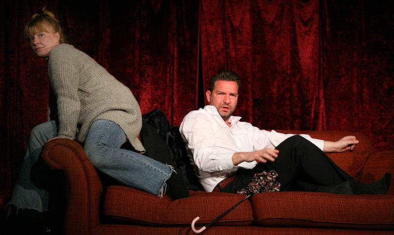 ThomDibdin's tweet photo. Review: @AlisonCarr_'s brilliant #FatAlice at @traversetheatre in @PlayPiePint http://t.co/codUR9sDhw http://t.co/5bbkIrRoOs