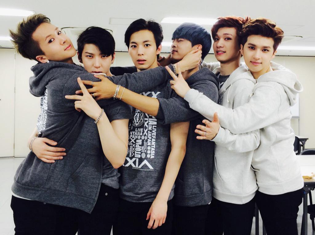 CCJxWB8UoAA12-j.jpg:large