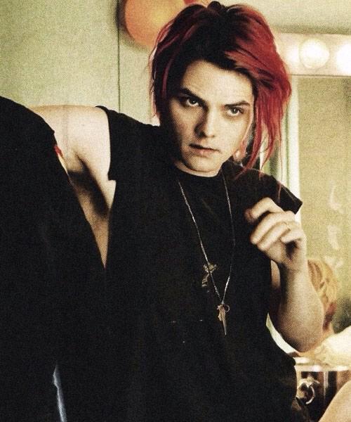 Happy birthday Gerard Way 