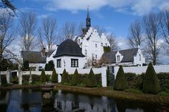 Gouverneur Bovens bezocht met Minister-President Rutte <a href="/KasteelGB/">Kasteel Groot Buggen</a> en genoten van een Limburgse lunch by <a href="/RiaJoostenCE/">Ria Joosten</a>